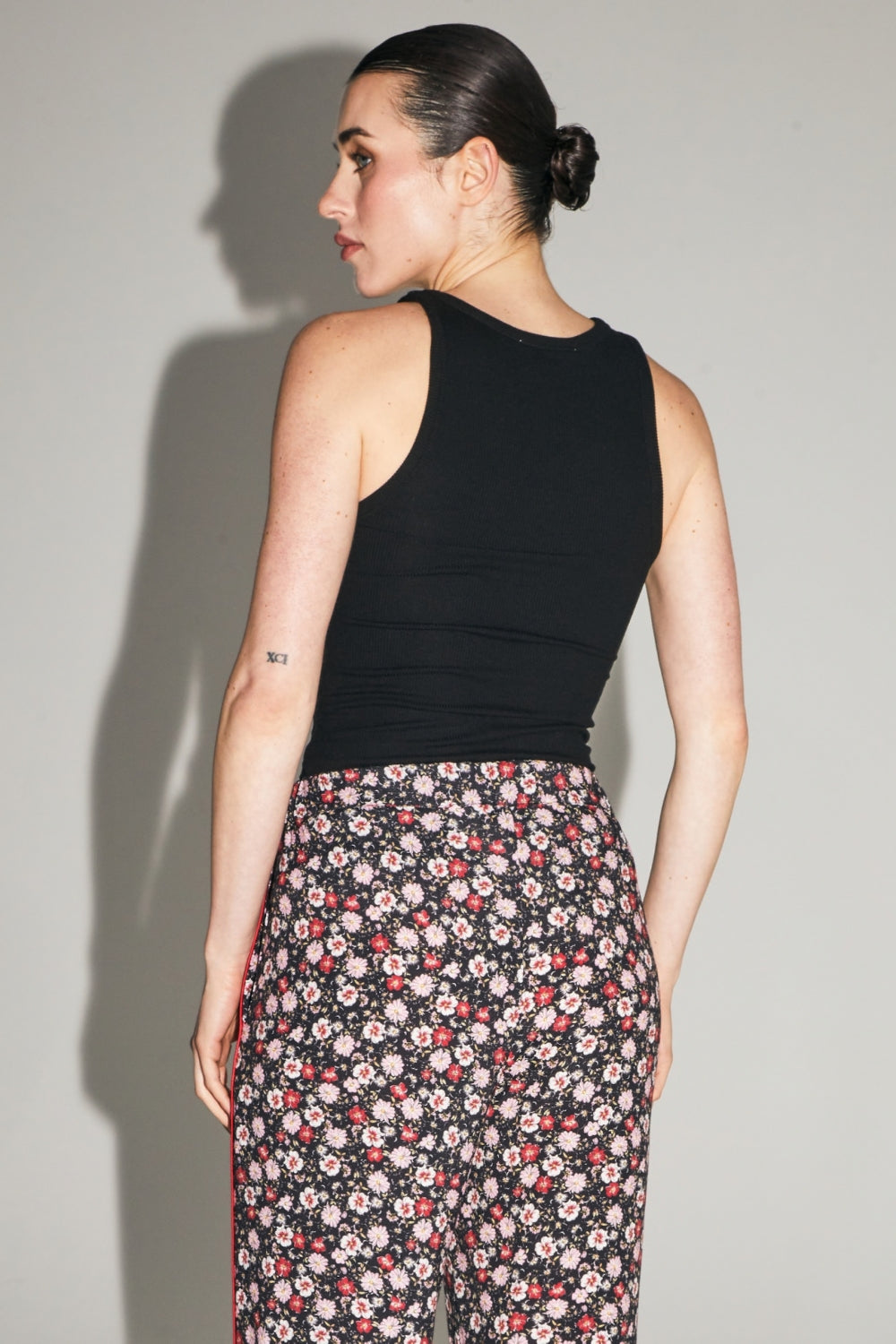 Le Pantalon Max Imprimé Gypsy Fleuri Rouge Et Rose Fabriqué En Italie