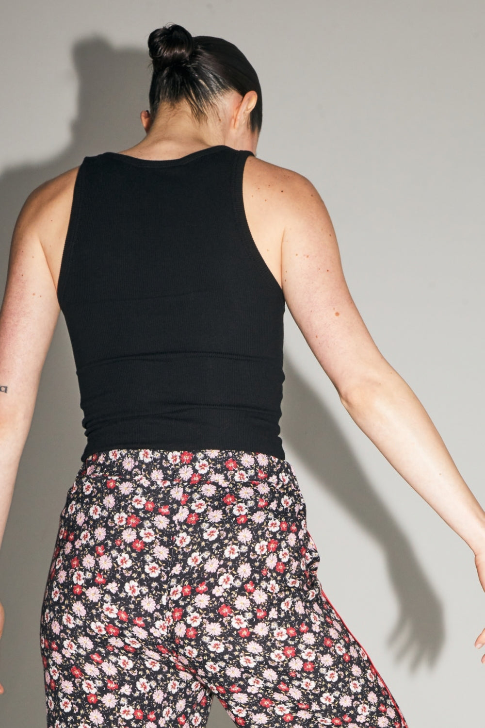 Le Pantalon Max Imprimé Gypsy Fleuri Rouge Et Rose Fabriqué En Italie
