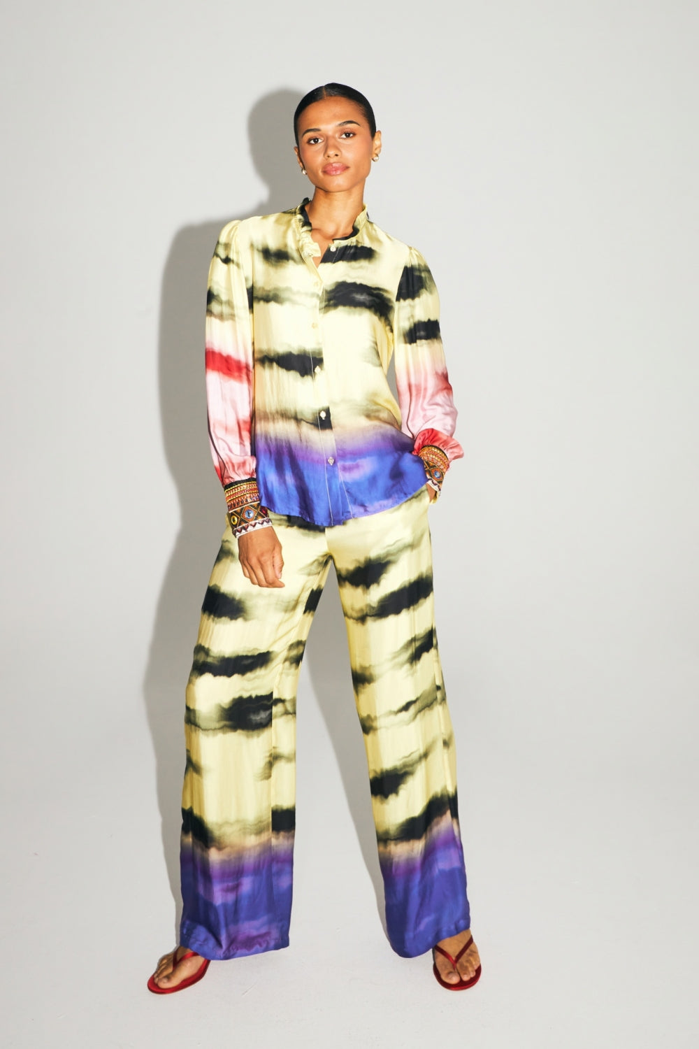 Le Pantalon Aurora Imprimé Funky Tie And Dye Fabriqué En Italie