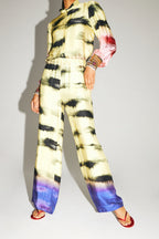 Le Pantalon Aurora Imprimé Funky Tie And Dye Fabriqué En Italie
