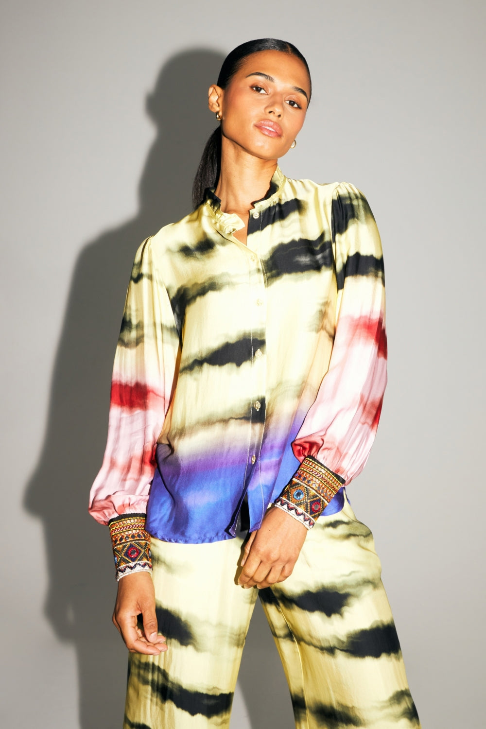 La Chemise Darline Imprimé Funky Tie And Dye Fabriquée En Italie