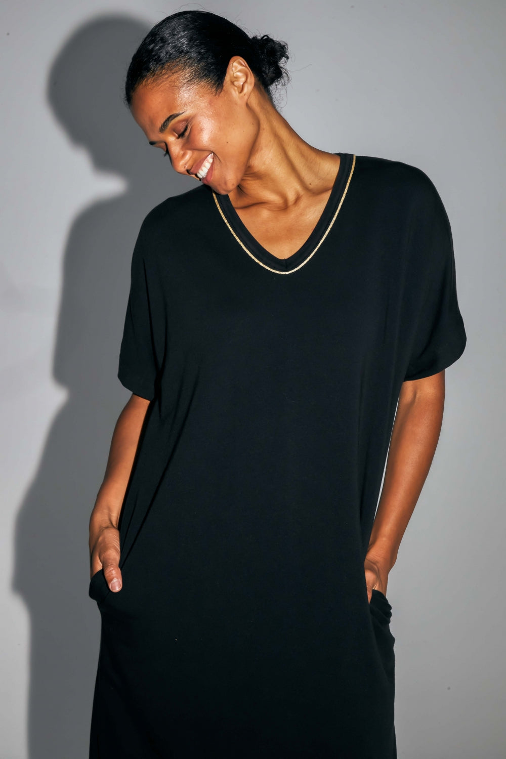 La Robe Dua Maxi En Jersey De Coton Modal Noir Fabriquée Au Portugal