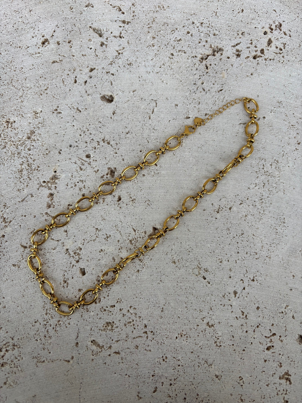 Collier Oval