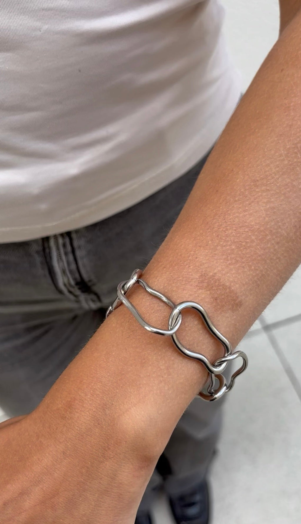 Bracelet Outline