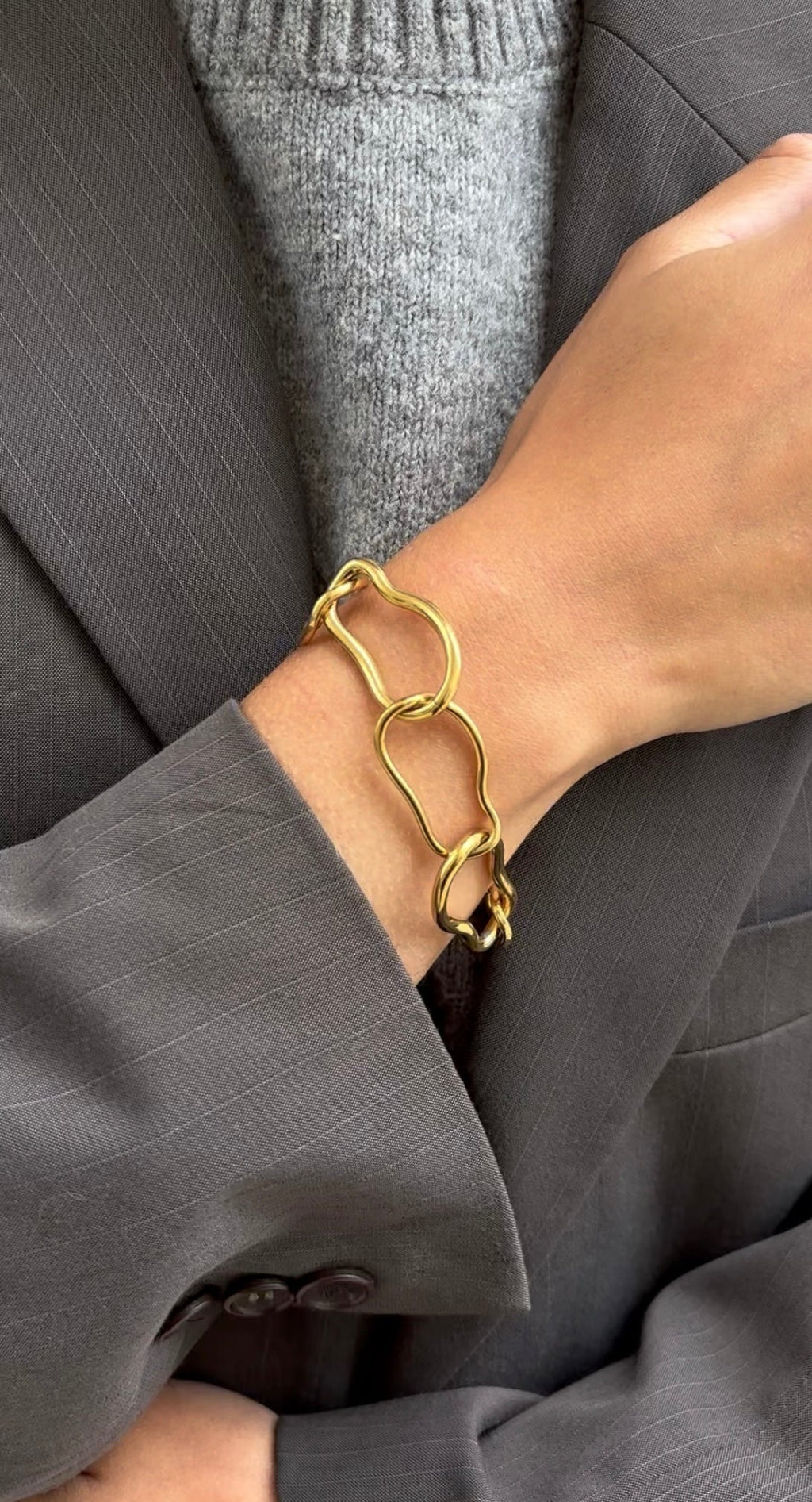 Bracelet Outline