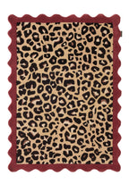 Âme fauve – Tapis en laine motif léopard - bordeaux Âme fauve