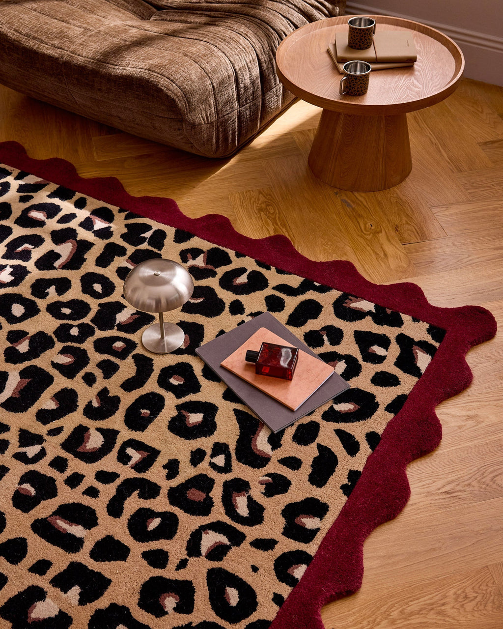Âme fauve – Tapis en laine motif léopard - bordeaux Âme fauve