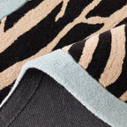 Âme fauve – Tapis en laine zébré - bleu Âme fauve