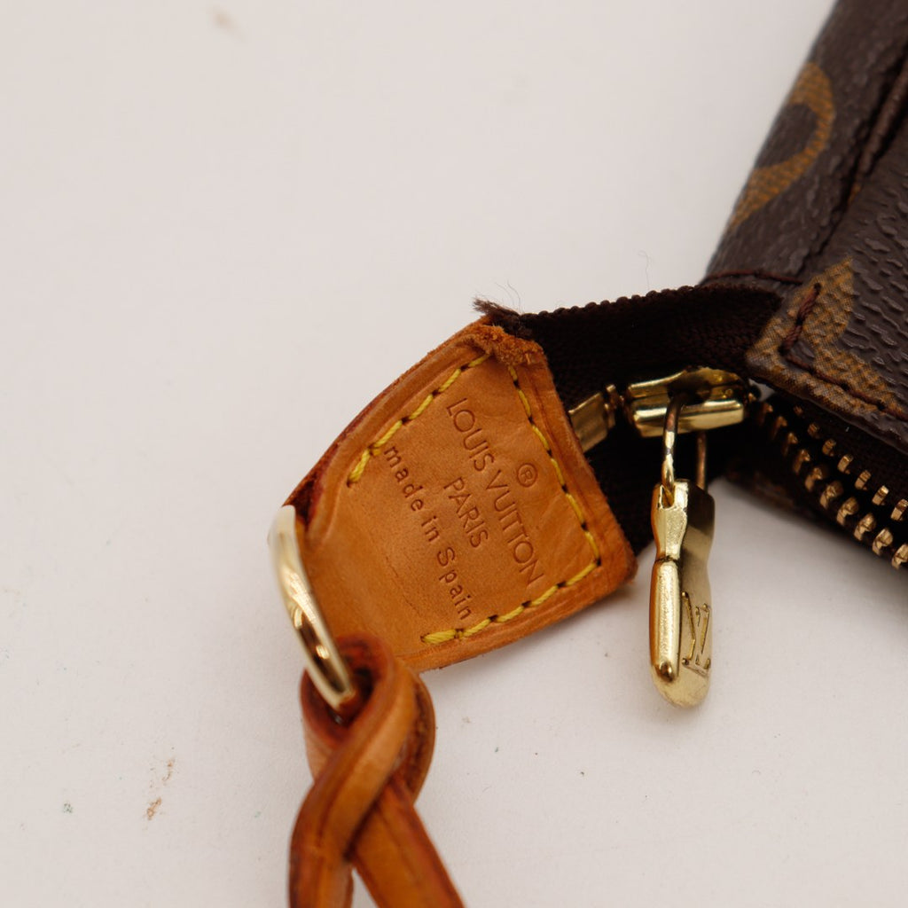 La Pochette Accessoires Louis Vuitton