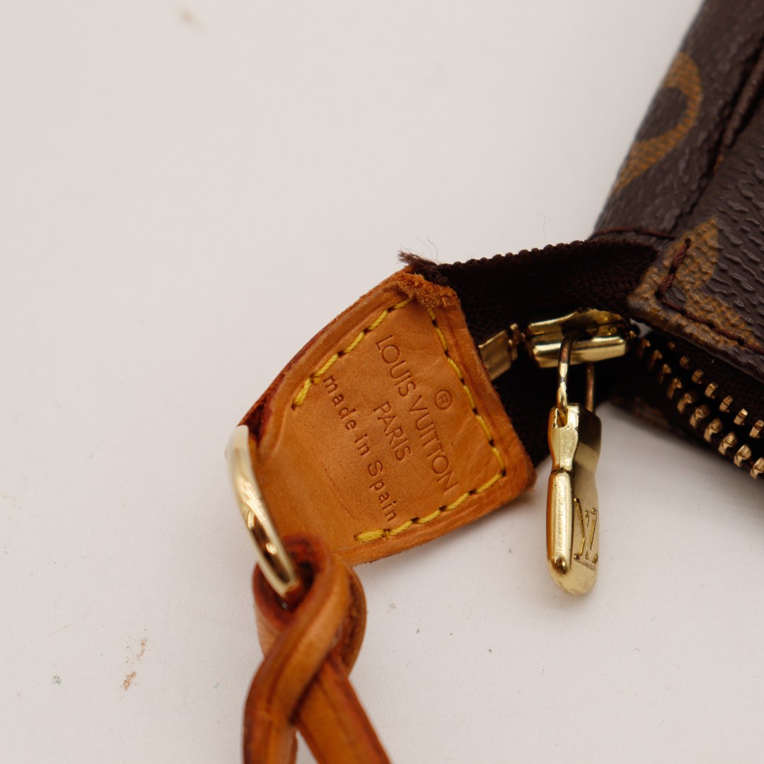 La Pochette Accessoires Louis Vuitton