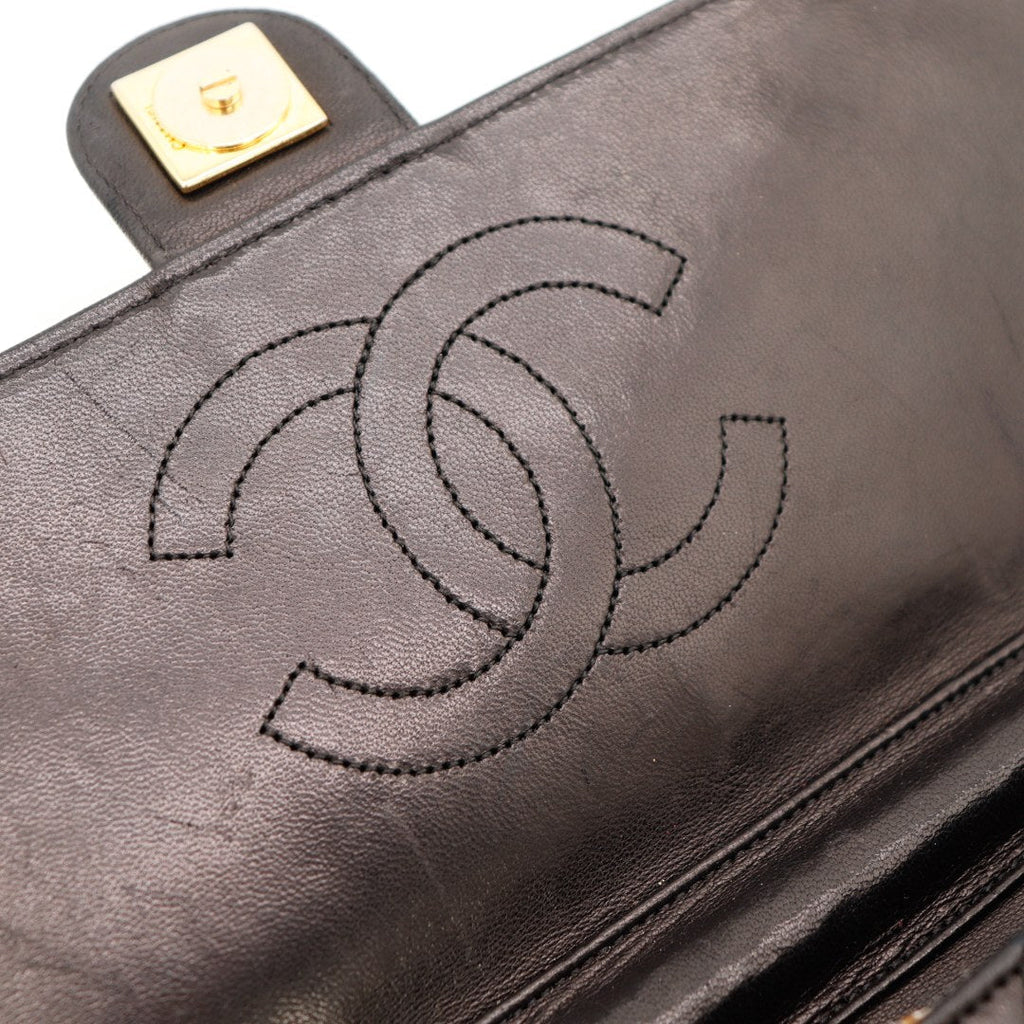 Le Timeless One Flap Chanel