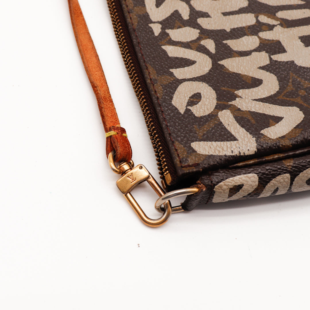La Pochette Accessoires Graffiti Louis Vuitton