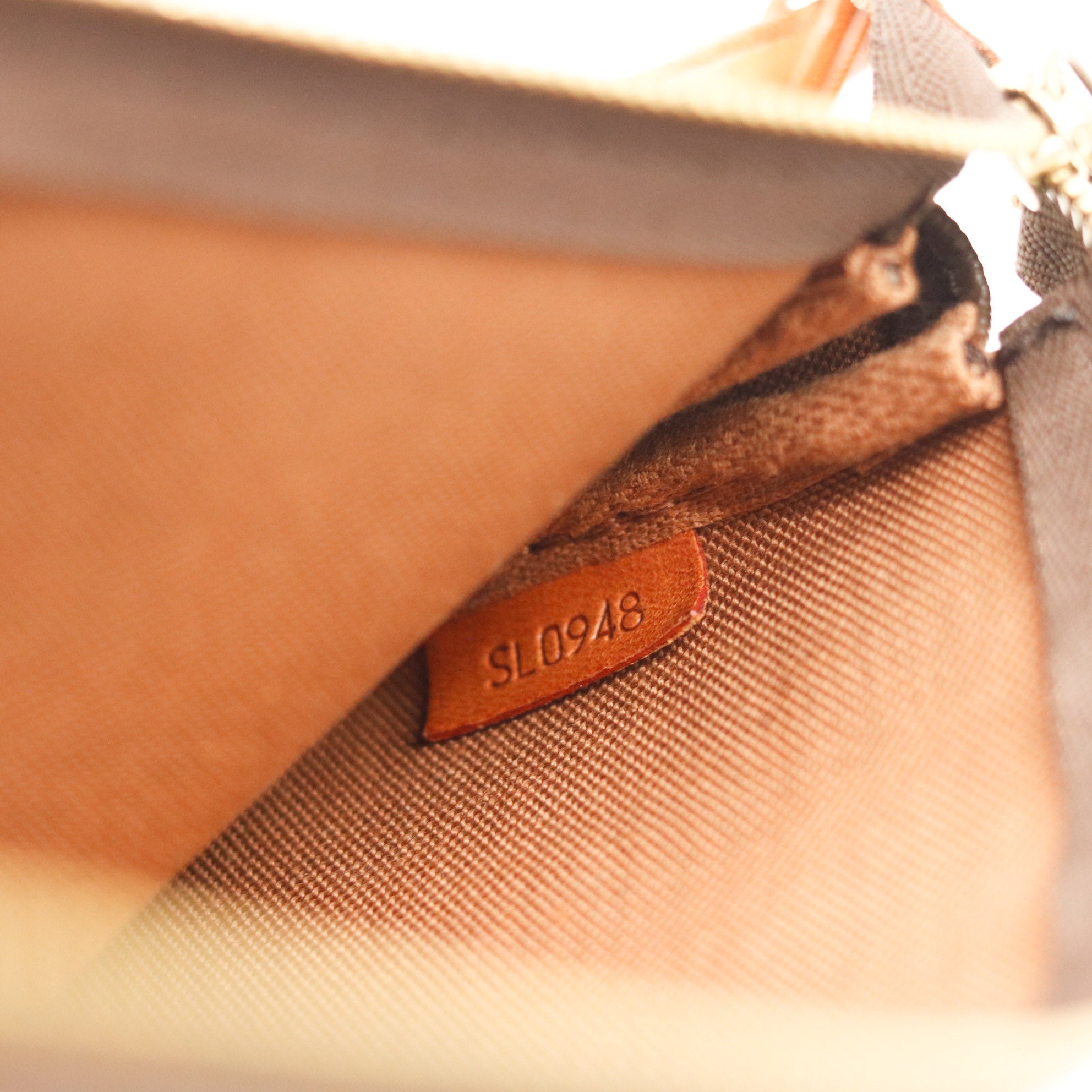 La Pochette Accessoires Louis Vuitton
