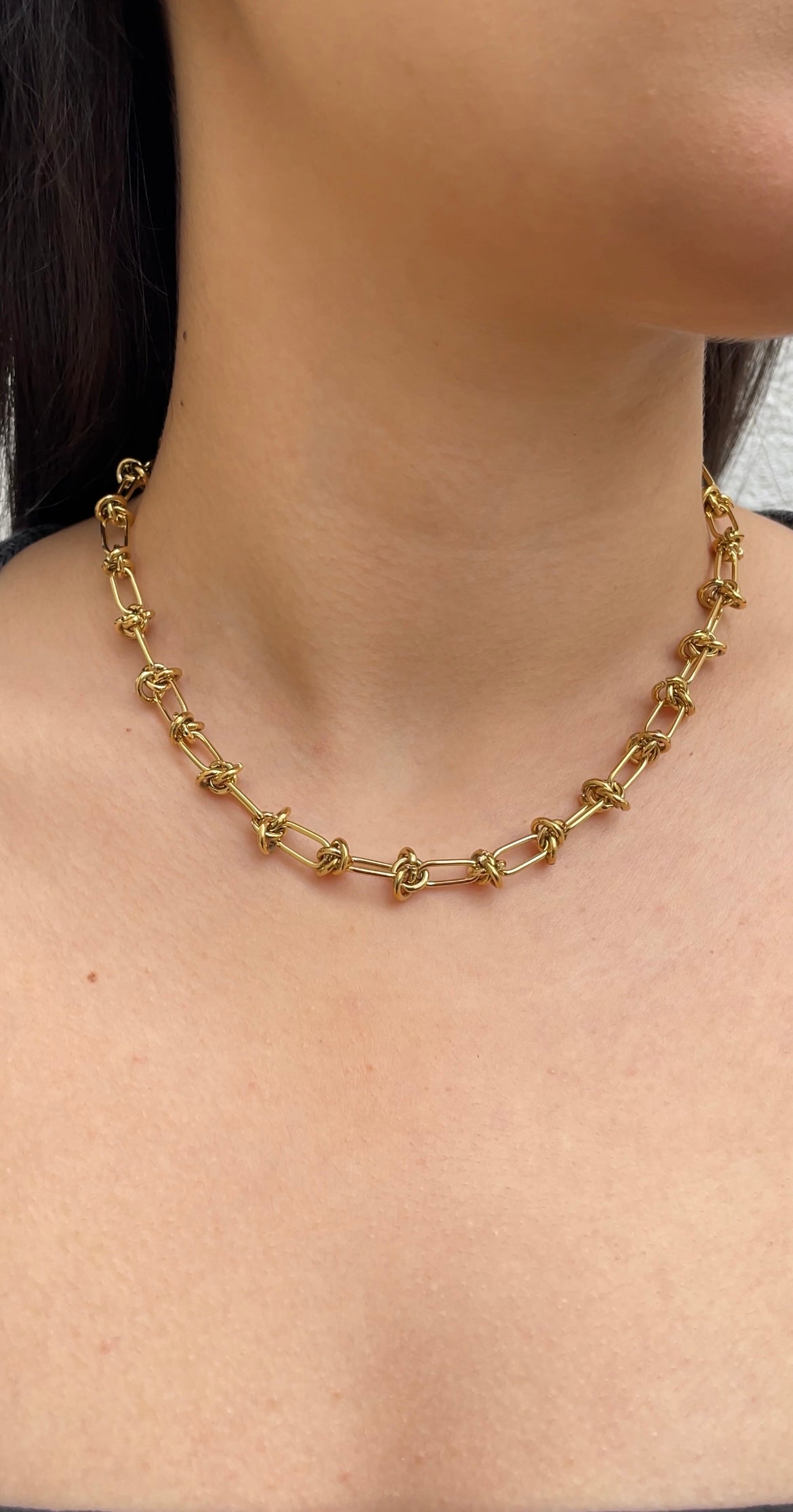 Collier Knot