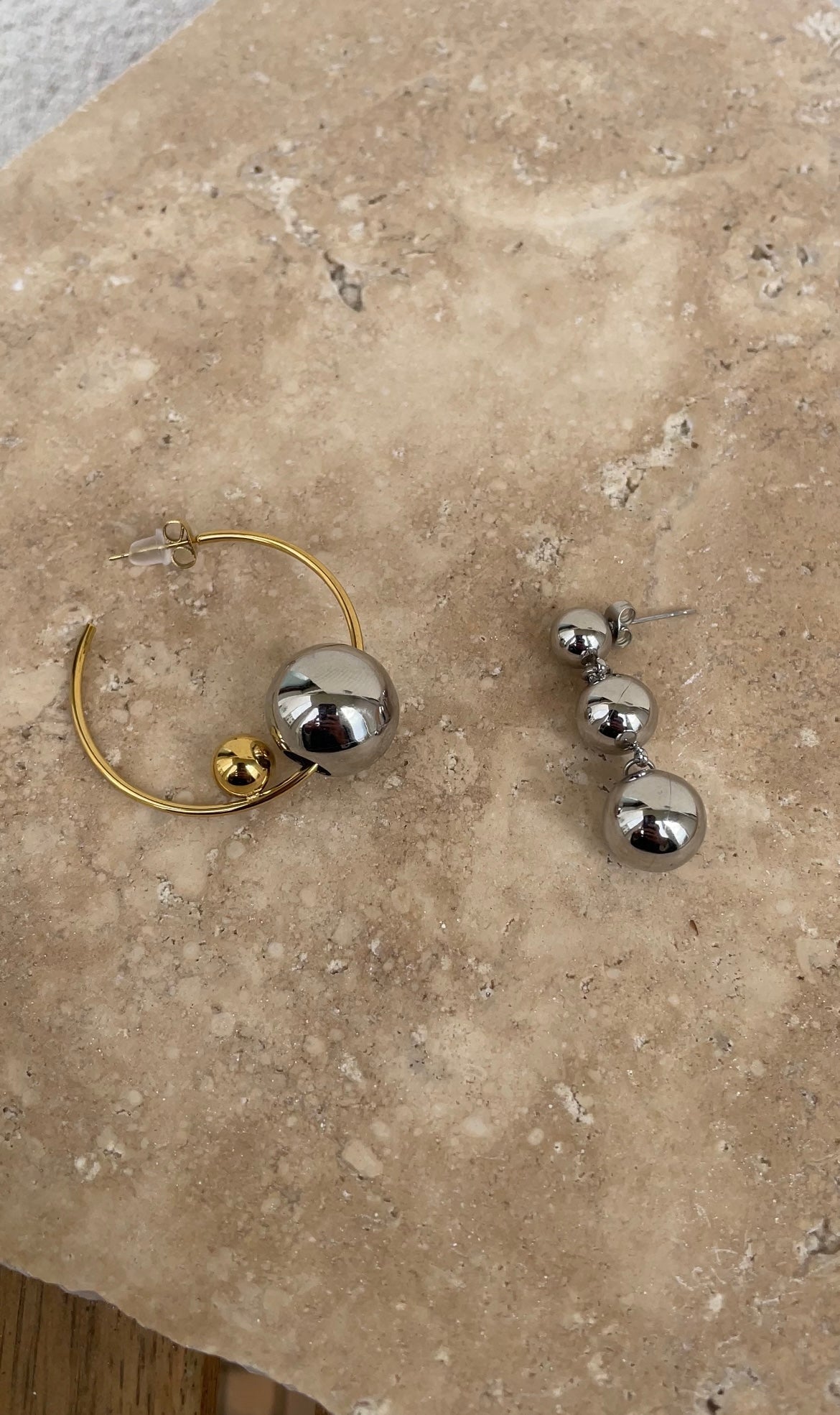 Boucles D'Oreilles Asymmetric Pearl