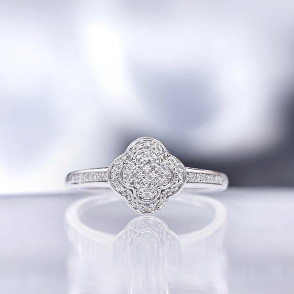 Bague "Phaenna" D0,11/67 - Or Blanc 375/1000