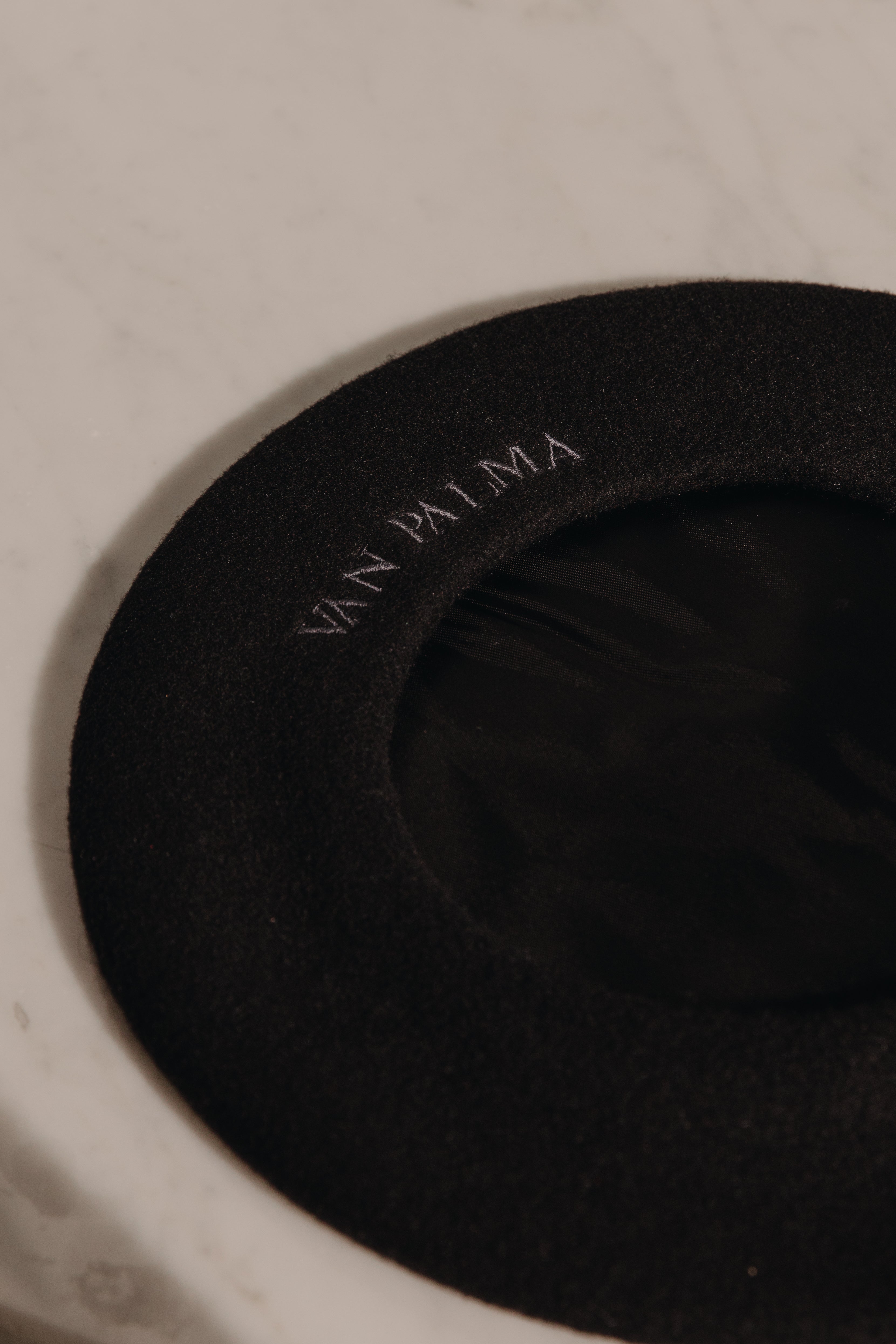Beret Van Palma - Black