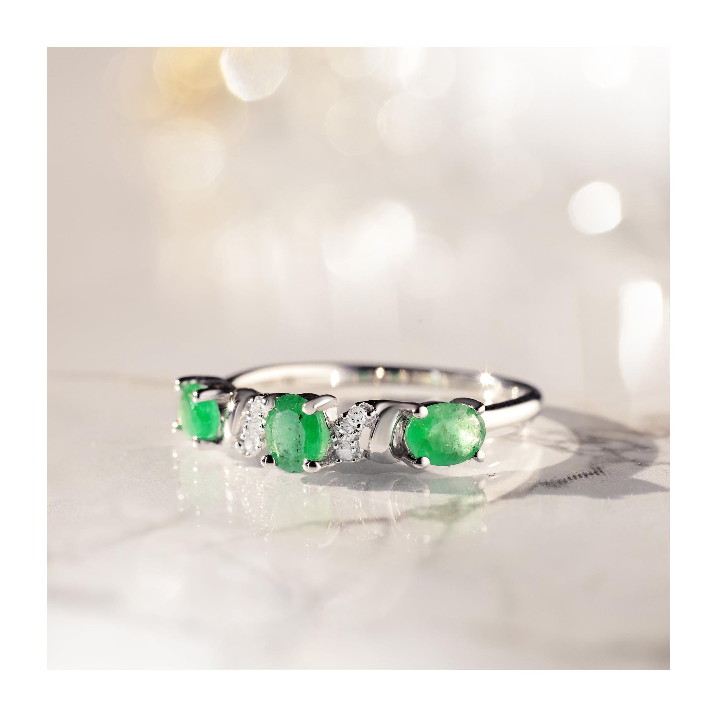 Bague "Abaya" Diamants 0,03/6 & Emeraudes 0,60/3