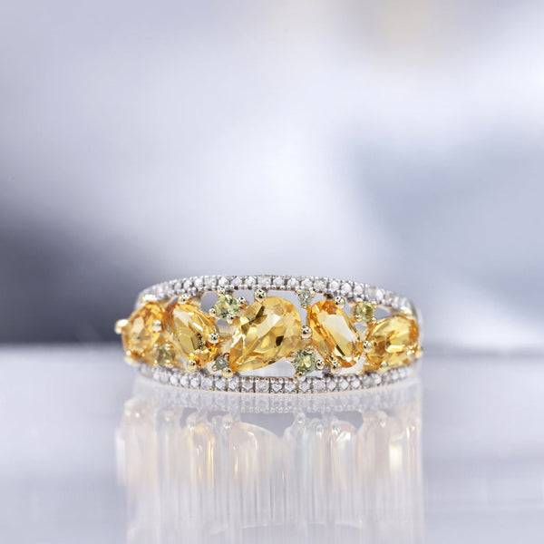 Bague "Olivines" D0,05/16 & Péridot 0,14/6 & Citrine 1,30/5 - Or Jaune 375/1000