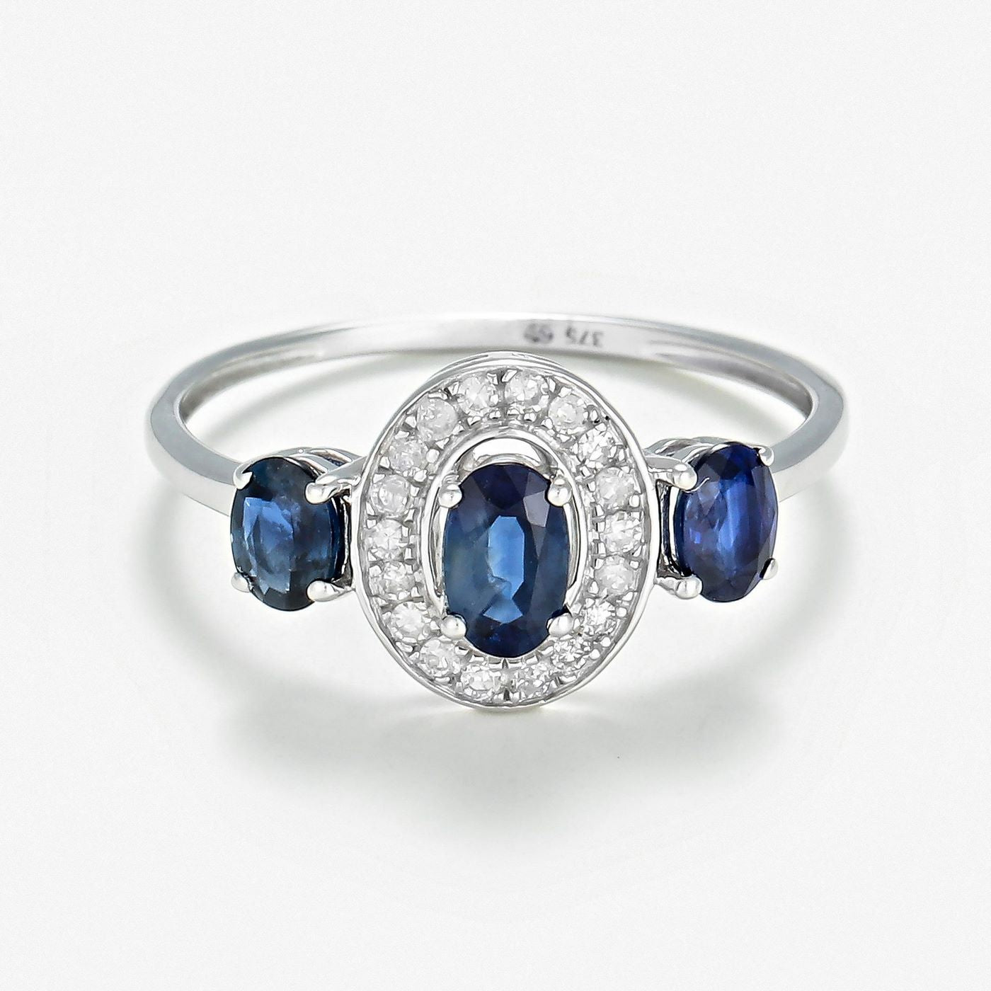 Bague "Taipei" D 0,099/18 Saphir 0,85/3 - Or Blanc 375/1000