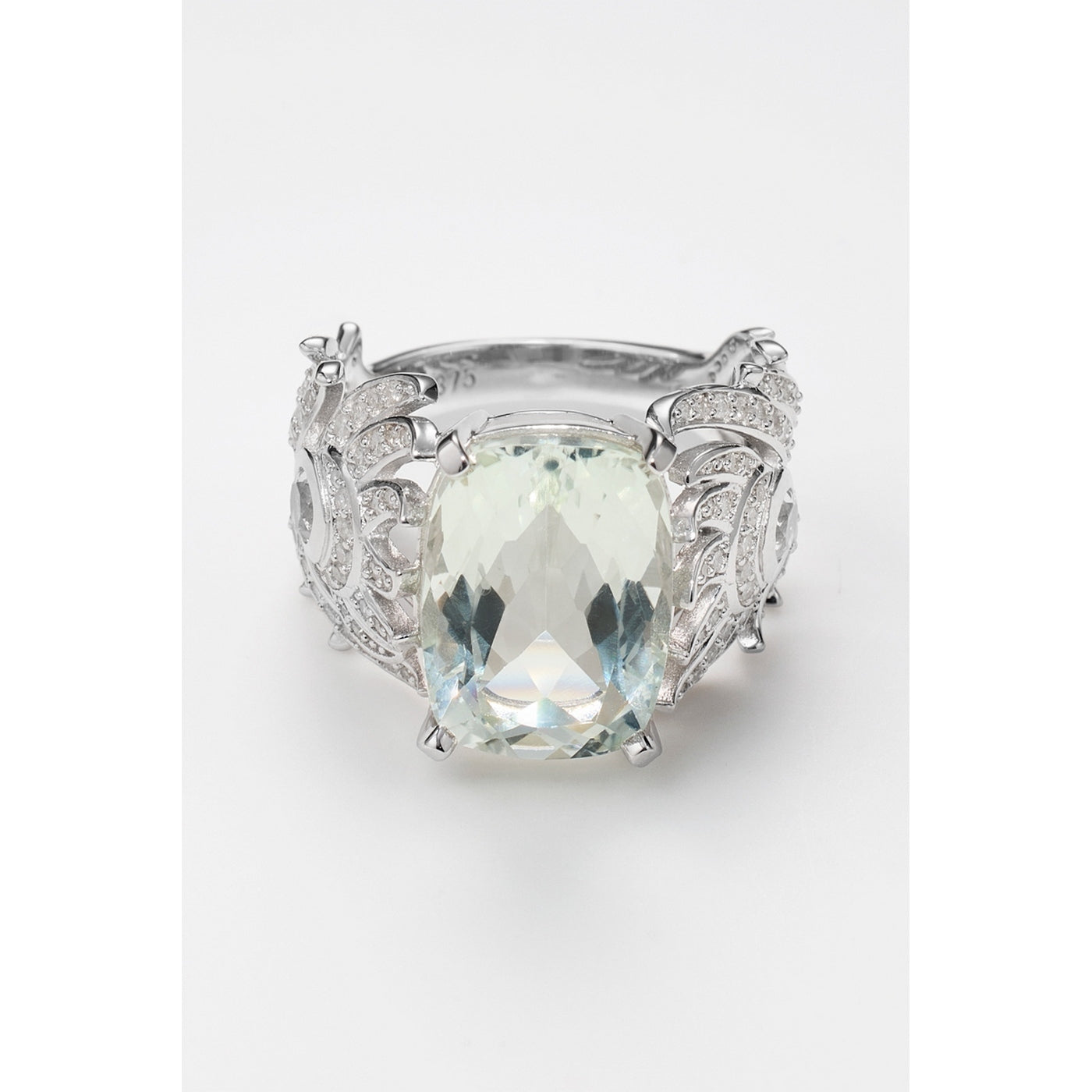 Bague "Toliara" D 0,549/118 & Amethyste Vert 6,9/1 & White Topaze 0,44/2 - Or Blanc 375/1000