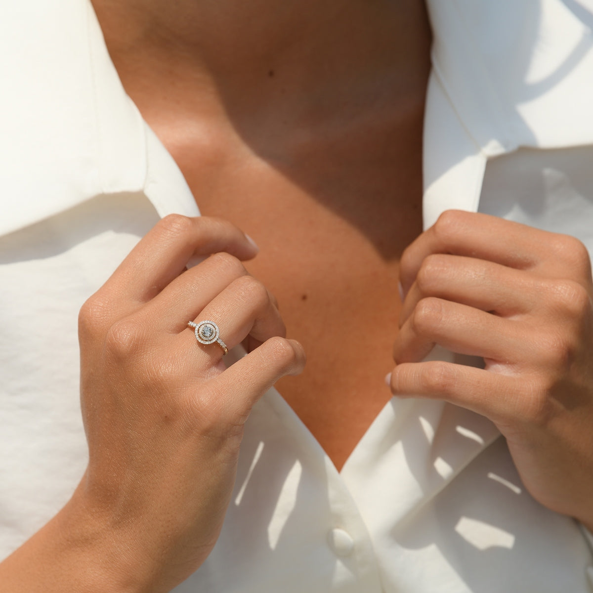 Bague "Nosy" D 0,25/51 White Topaze 0,40/1 - Or Jaune 375/1000