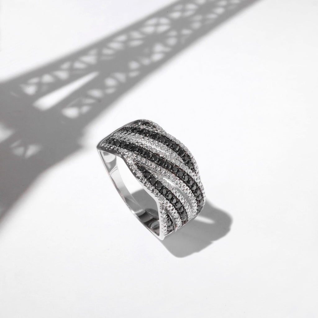 Bague 'Aurora" Diamants 0,07/20 Et Diamants Noirs 0,41/44 - Or Blanc 375/1000