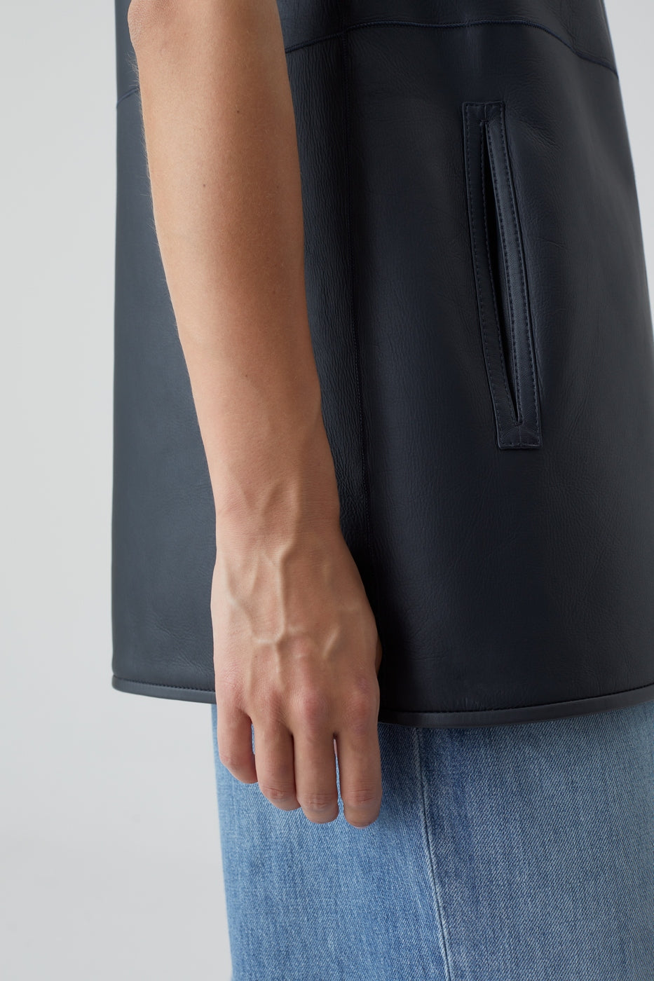 Sheepskin Vest - Dark Night - Femme