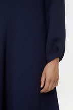 Robe À Manche Longues Et Col Profond
