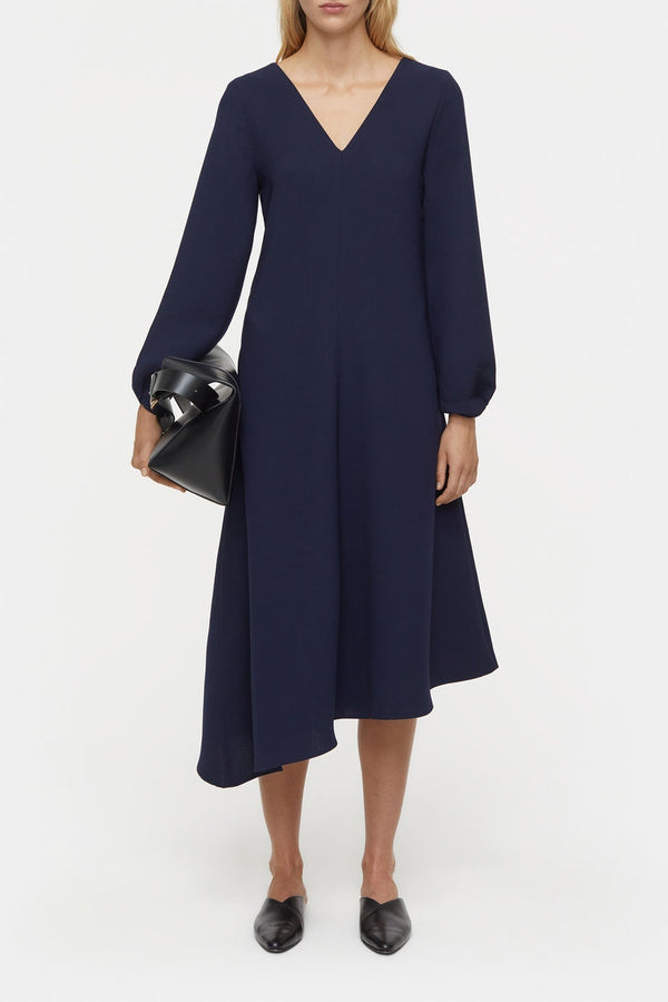 Robe À Manche Longues Et Col Profond