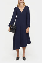 Robe À Manche Longues Et Col Profond