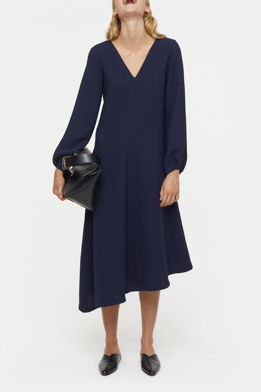 Robe À Manche Longues Et Col Profond