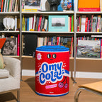 Coussin OMY Cola gonflable dans un intérieur – Objet déco ludique et coloré pour enfants