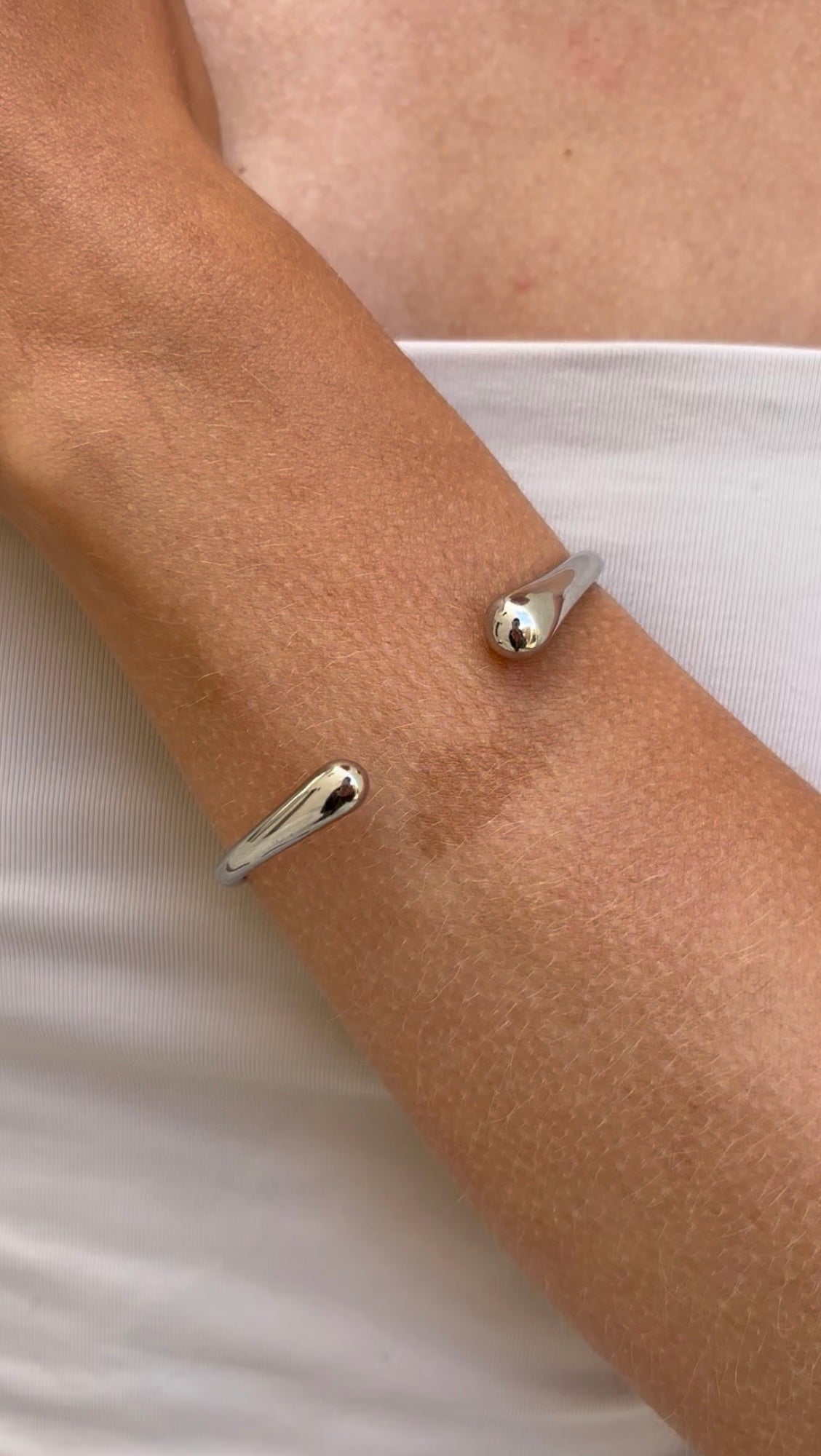 Bracelet Embrace Bangle
