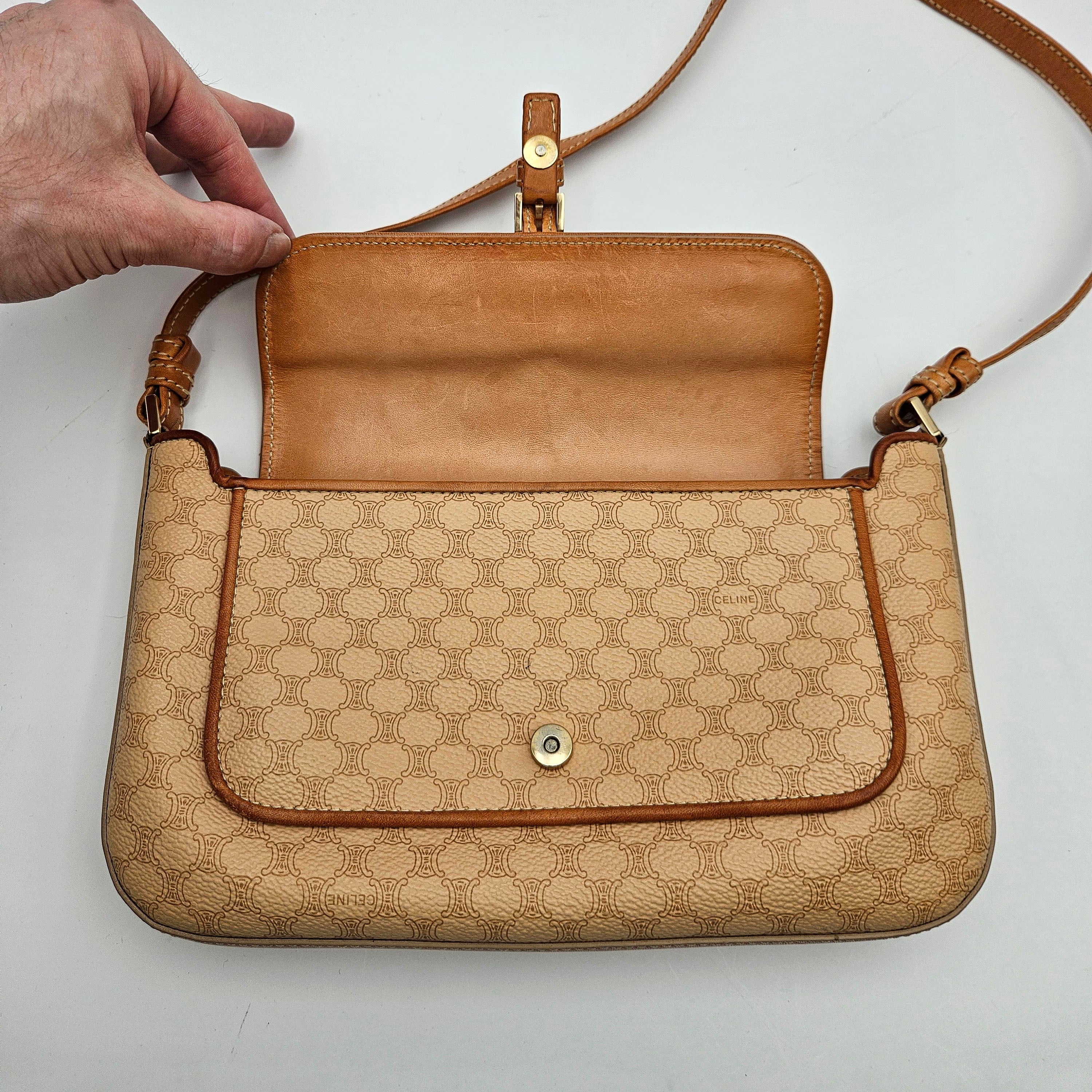 Céline Baguette Vintage Macadam Beige