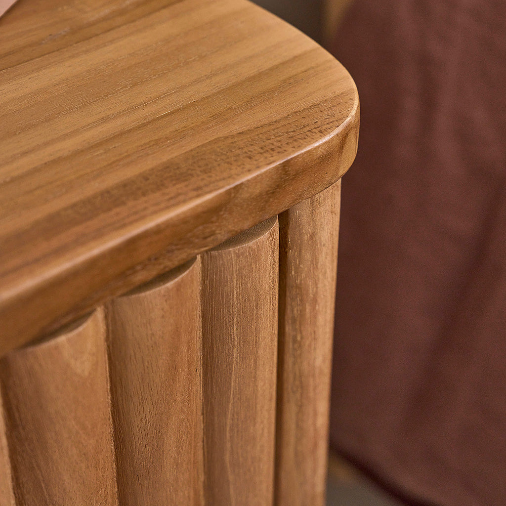 CHE0004-table_de_chevet_suspendue_en_bois_de_teck_45_cm-05.jpg