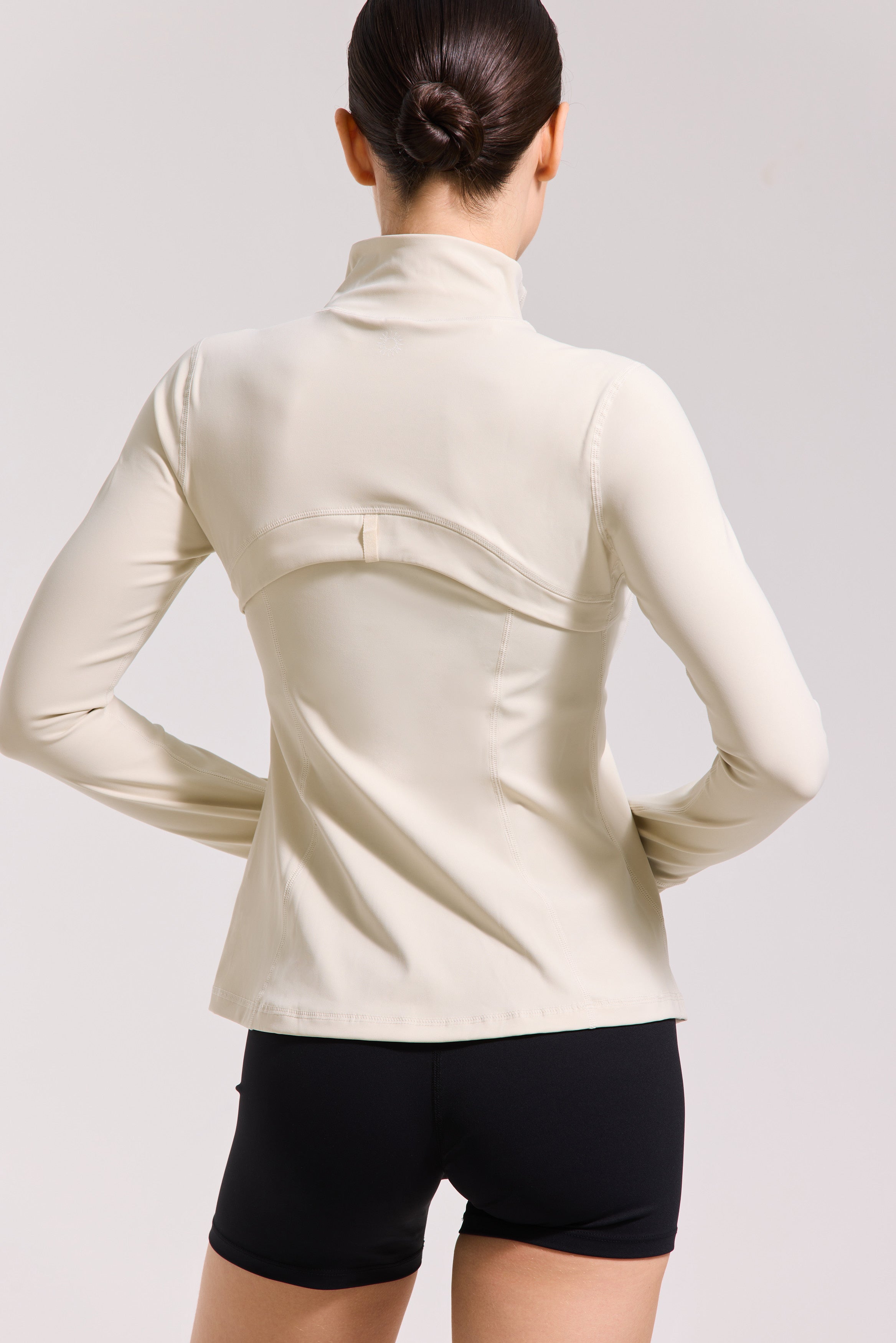 Veste Arya
