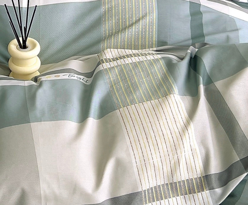 Parure De Couette Imprimé Double Face + 2 Taies D'Oreiller Volant Plat Piqué - 100% Percale Pur Coton Peigné