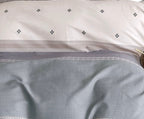 Parure De Couette Imprimé Double Face + 2 Taies D'Oreiller Volant Plat Piqué - 100% Percale Pur Coton Peigné