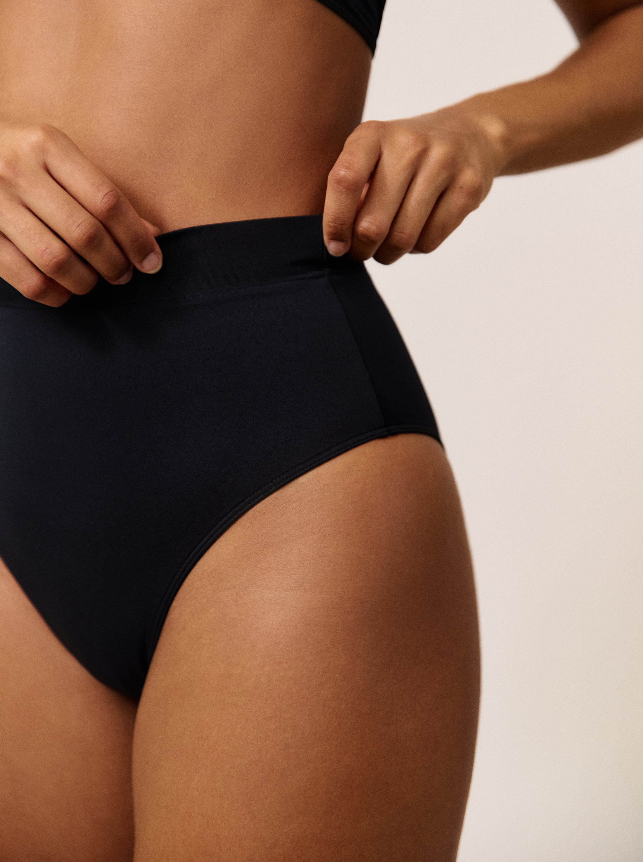 Culotte Échancrée Super High Night Skin