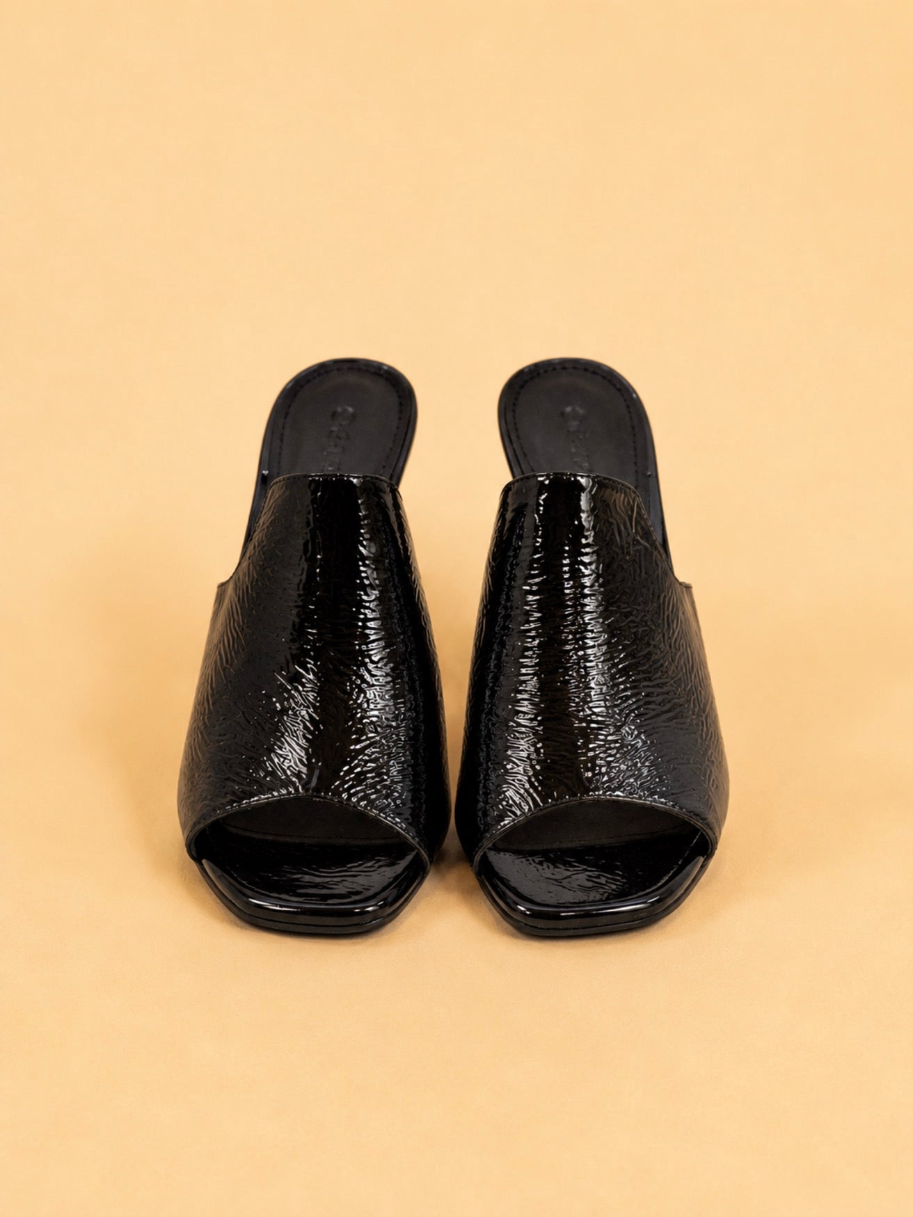 Sade In Black Naplak