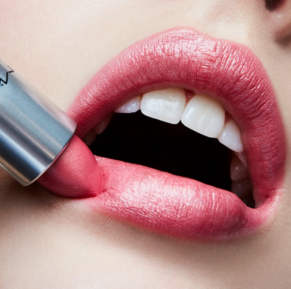 MAC Cosmetics - Rouge À Lèvres Frost - Fini Givré - Bombshell