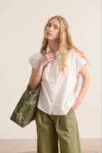 Haut avec col chemise en popeline de coton coupe fluide et ample collection printemps été marque parisienne 