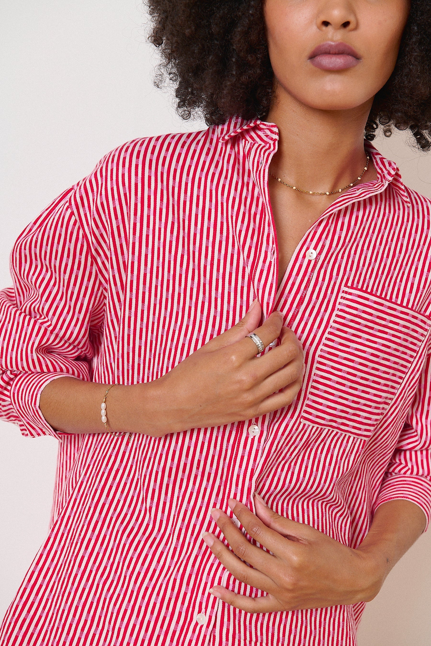 Chemise originale marque Paris Garance Paris haut à rayures rouges avec poche poitrine coupe fluide collection été printemps