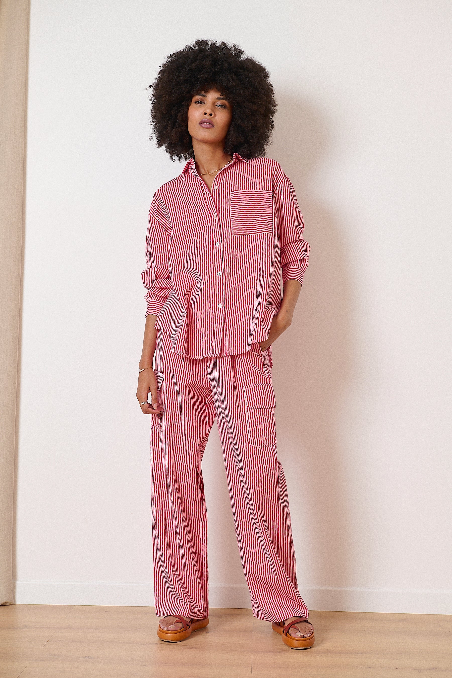 Chemise à rayures pour femme avec coupe ample et fluide poche poitrine manches longues summer collection Garance Paris 
