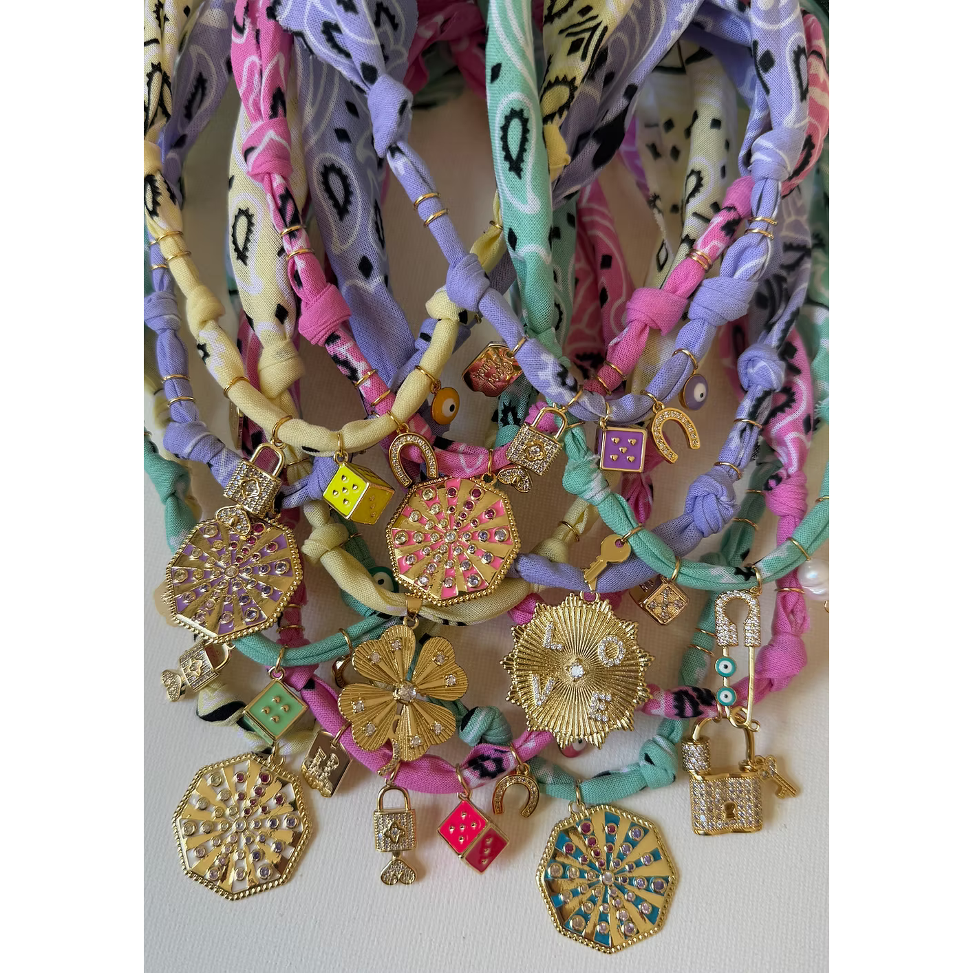Collier Vegas Members Roulette Aqua