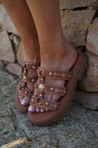 Mules Brodées Alycia - Camel