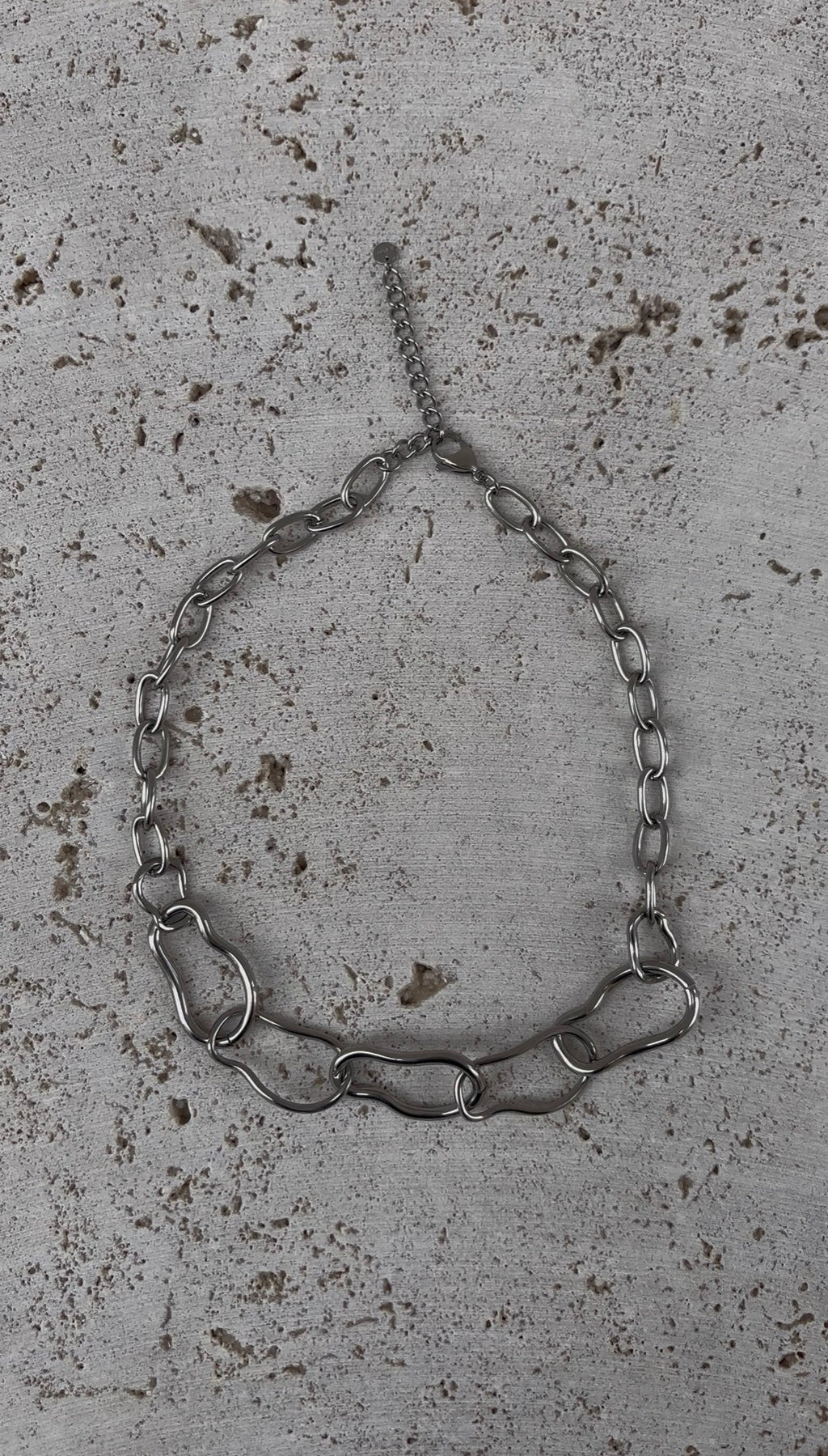 Collier Outline