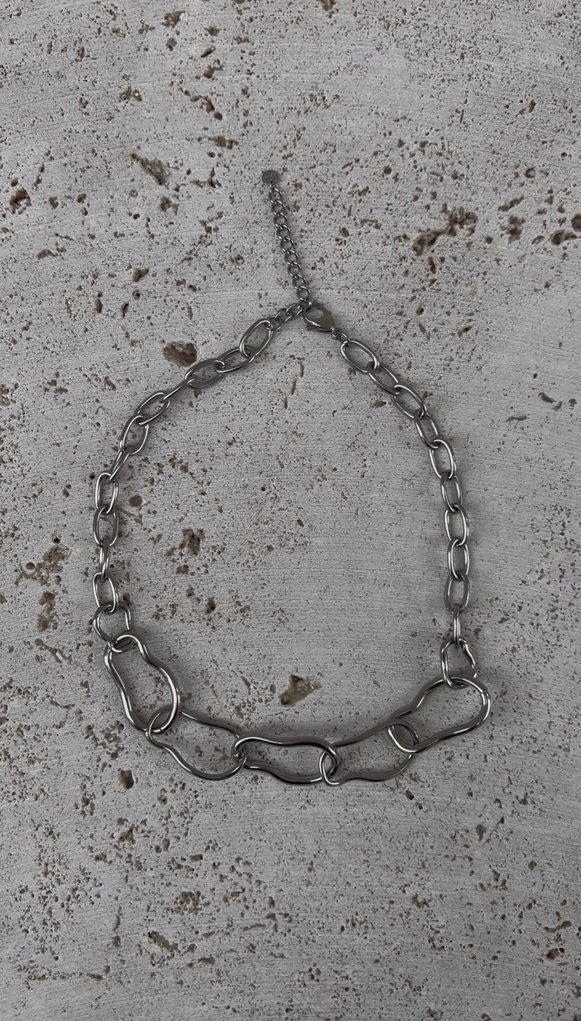 Collier Outline