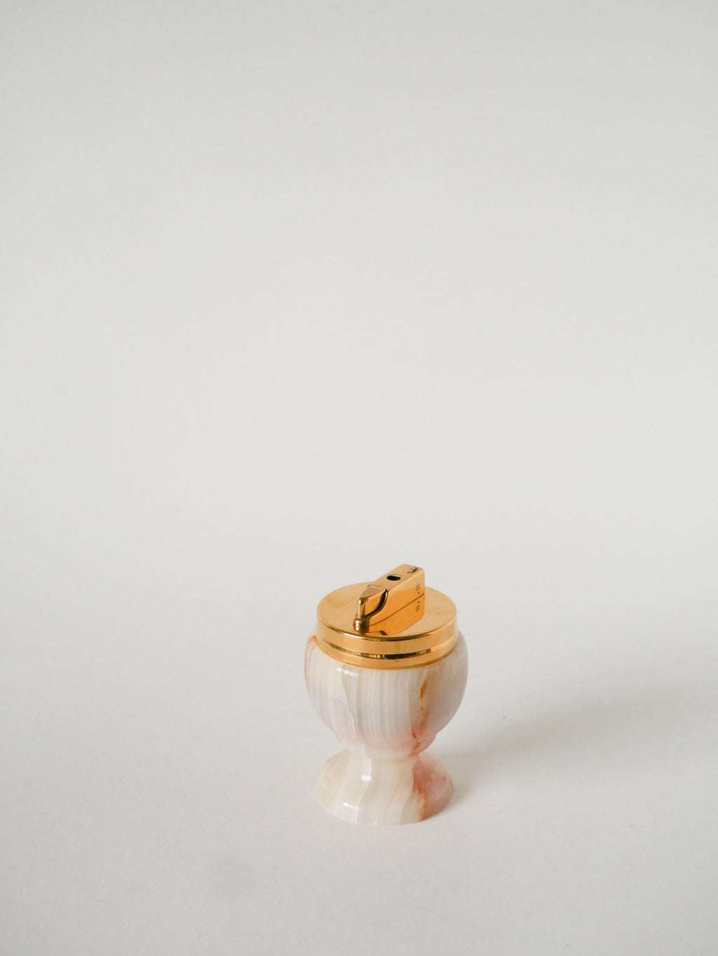 Briquet En Onyx, Beige Et Marron, 1970